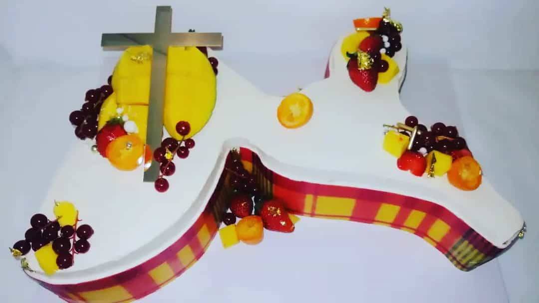 Création de cupcakes thématiques pour Noël avec boîtes cadeaux et devis simple à obtenir Melun 77000 en Seine-et-Marne