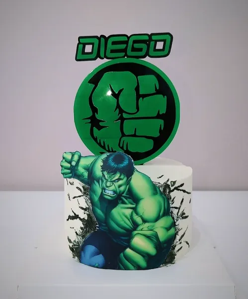 Création d'un gâteau design sur le thème de Hulk à Melun (77)