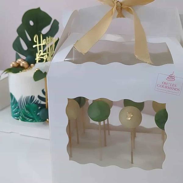 Création d'un gâteau et gourmandises sur le thème feuilles tropicales et doré à Vert Saint-Denis (77)