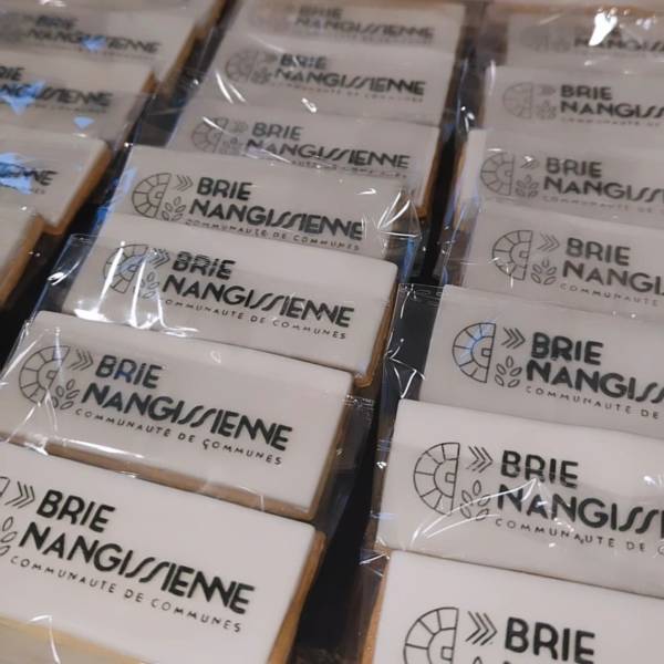 Création d'une Sweet table pour un évènement préparé par la communauté des communes de la Brie Nangissienne à Saint-Ouen-Brie (77)