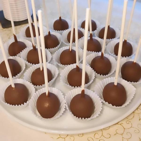 Création d'une Sweet table pour un évènement préparé par la communauté des communes de la Brie Nangissienne à Saint-Ouen-Brie (77)