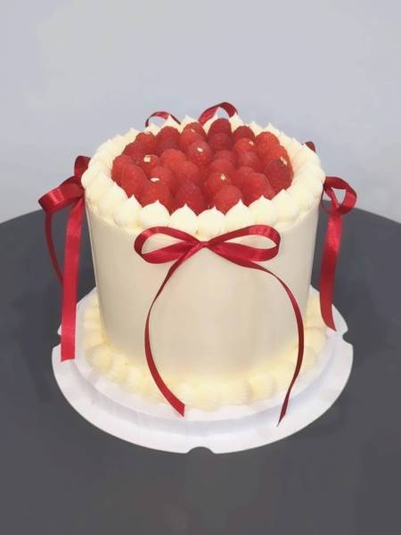 Gâteau d'anniversaire Chic & Framboises en Ile de France